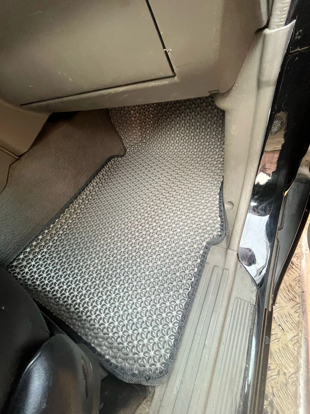 коврики эва для nissan-patrol-y61-1997-2004_03-03-25_03-01-35_884.webp