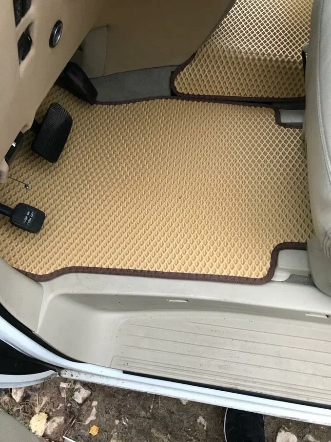 коврики эва для nissan-elgrand-ii-2002-2010_13-04-24_03-08-21_895.webp